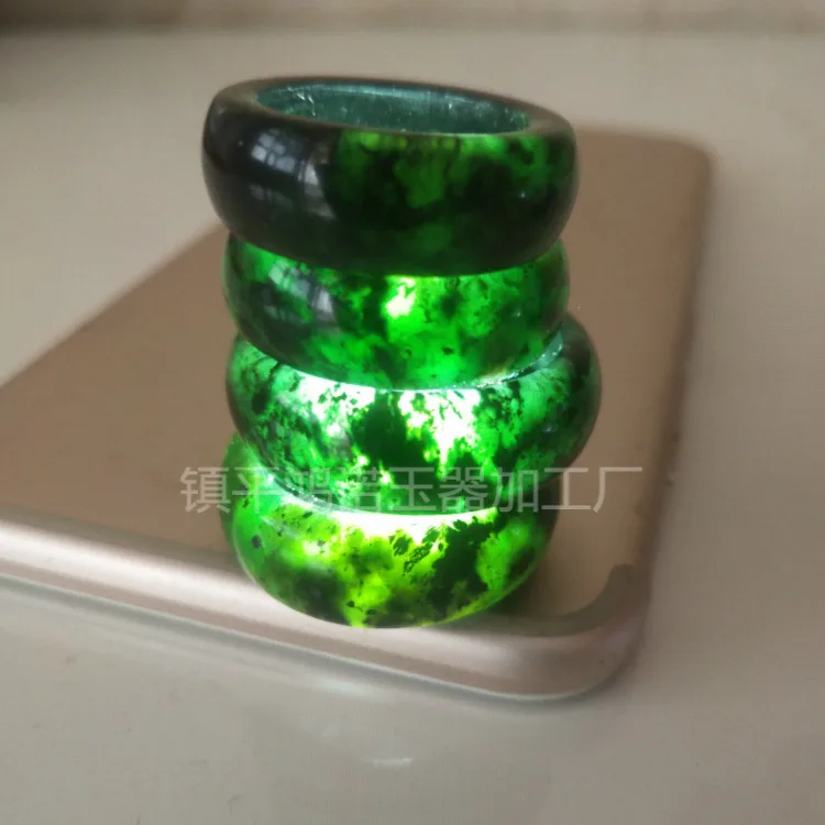 新疆墨绿玉指环