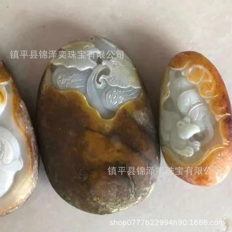 和田玉籽料花鸟把件