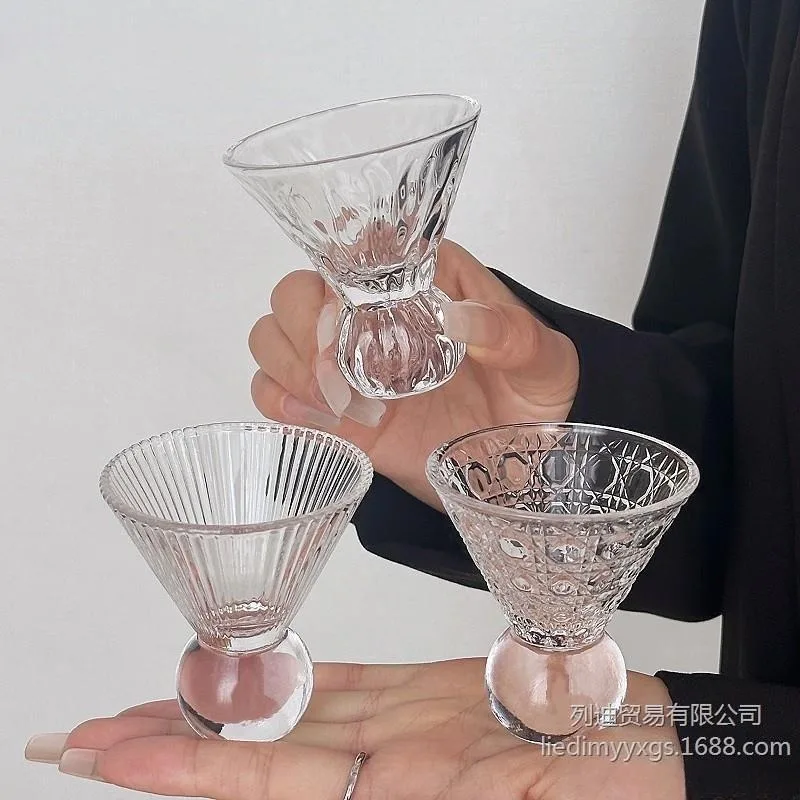 宝石纹高足玻璃杯